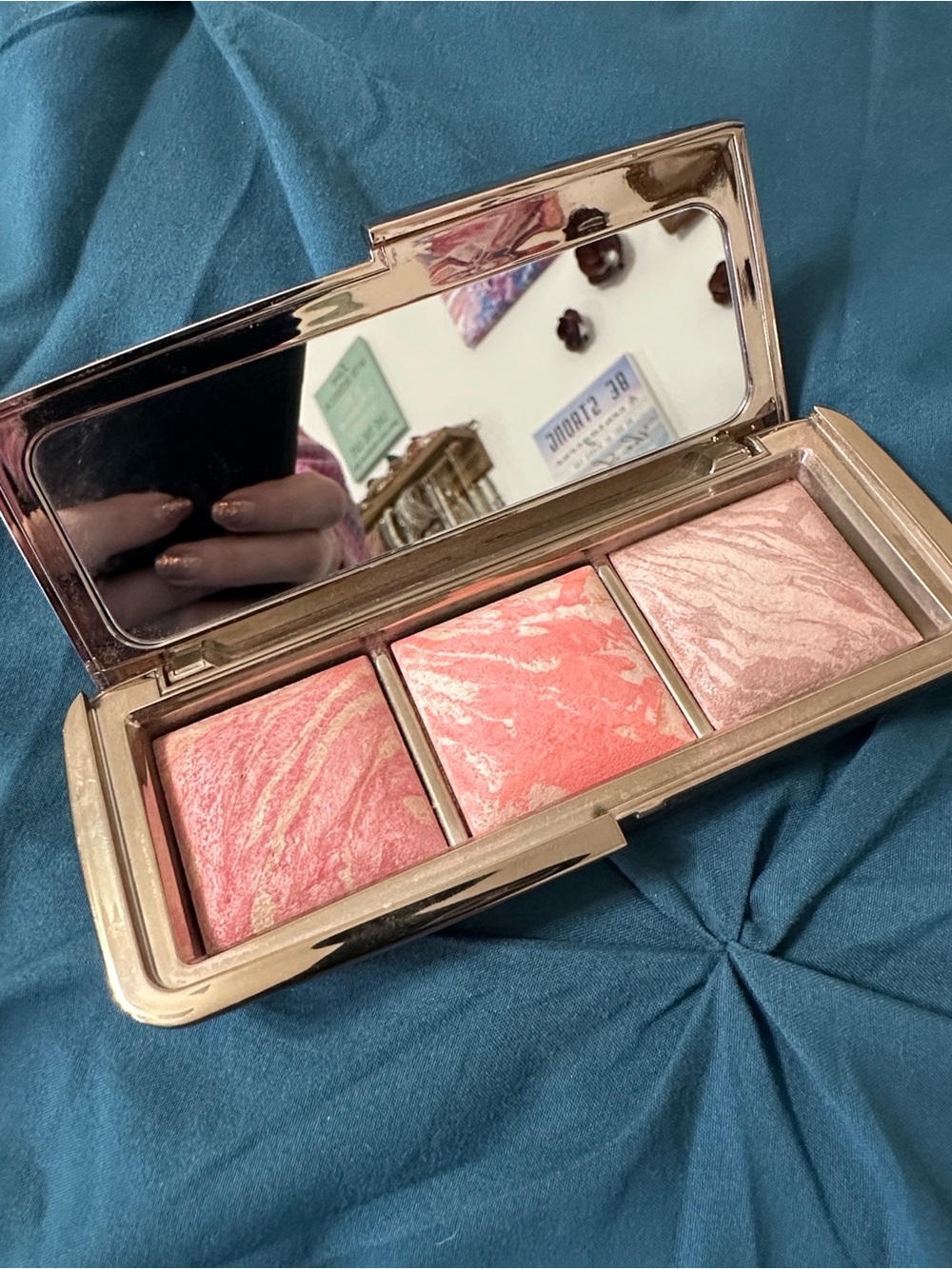 Hourglass ambient lighting blush Palette